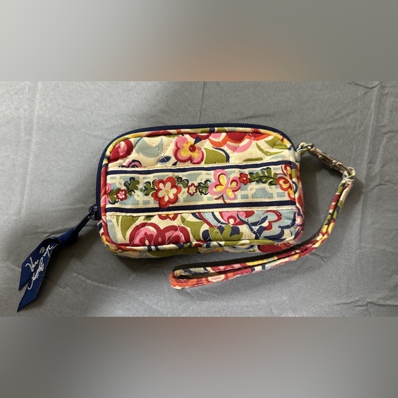 Vera Bradley Handbags - Vera Bradley Hope Garden All-In-One Wristlet